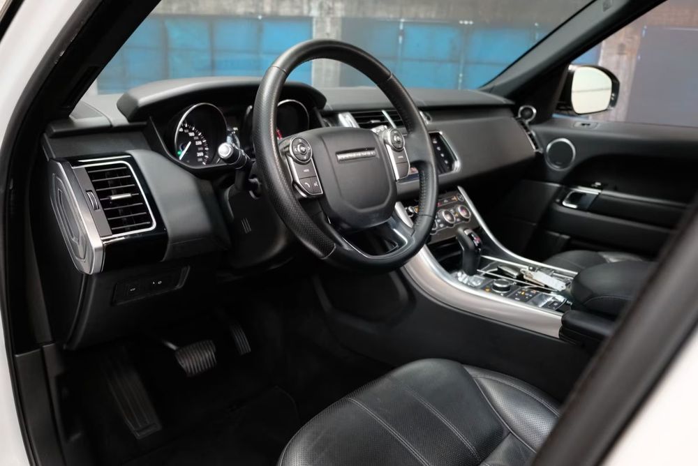 Land Rover Range Rover Sport 3.0 TDV6 HSE