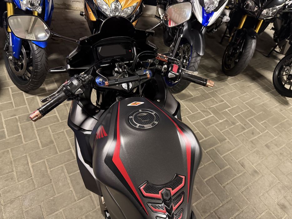 Японский мотоцикл Honda CBR400R. 2021г.