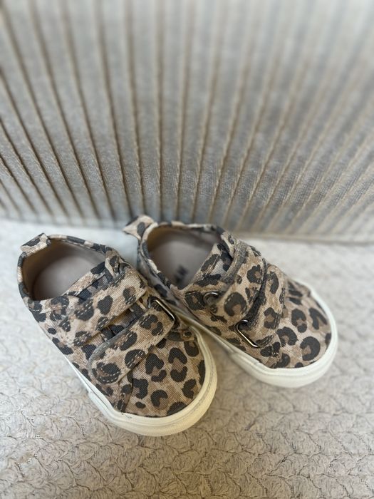 Кеди дитячі hm нові