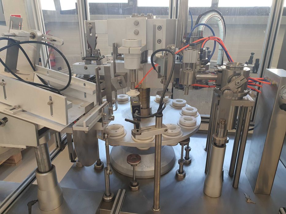 Automatyczna linia konfekcjonująca tuby