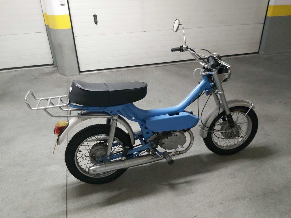 Casal Boss 2V ciclomotor clássico