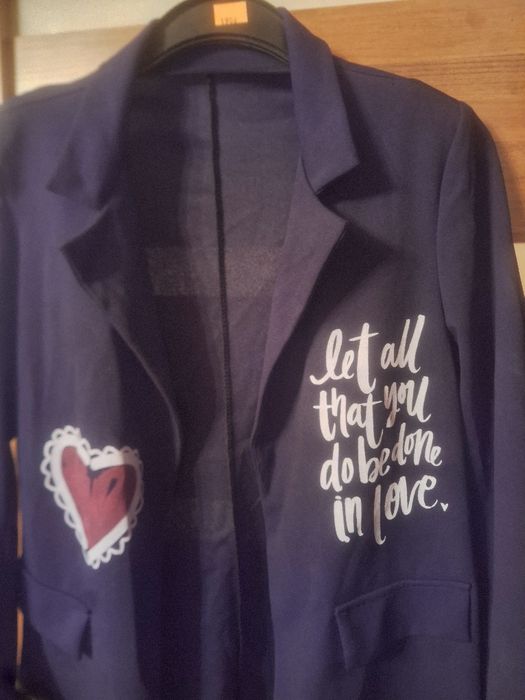 Płaszczyk damaki rozm.M czarny,stan bardzo dobry.