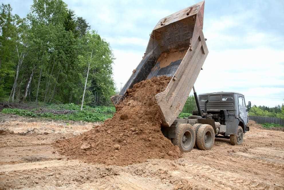 Terra e Pedra a descarregar em Sameiro, Espinho