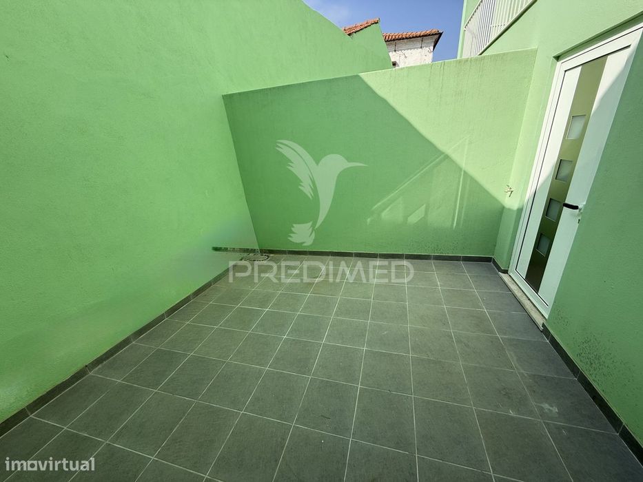 Apartamento T1 com Logradouro - Alcanena