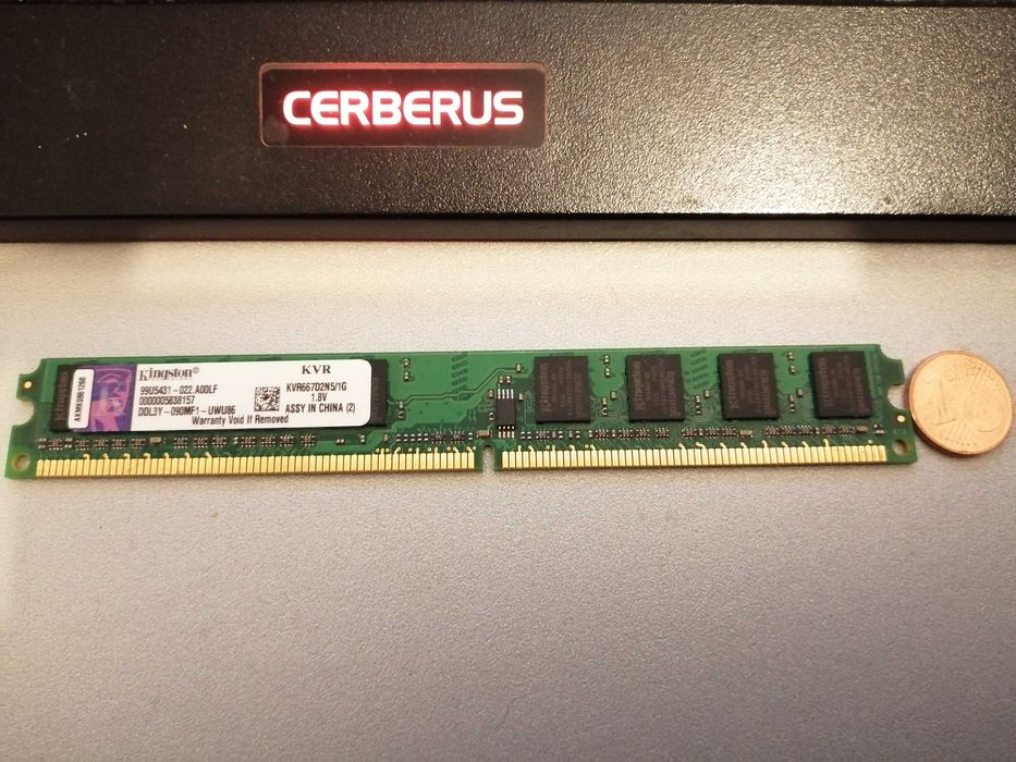 Várias memórias DDR264553118494979124