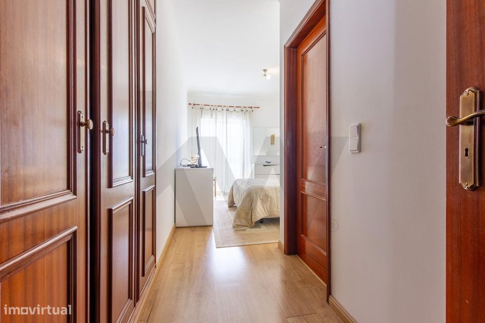 Apartamento T3 com Suíte, Lareira, Três Varandas e Arrecadação | Monti