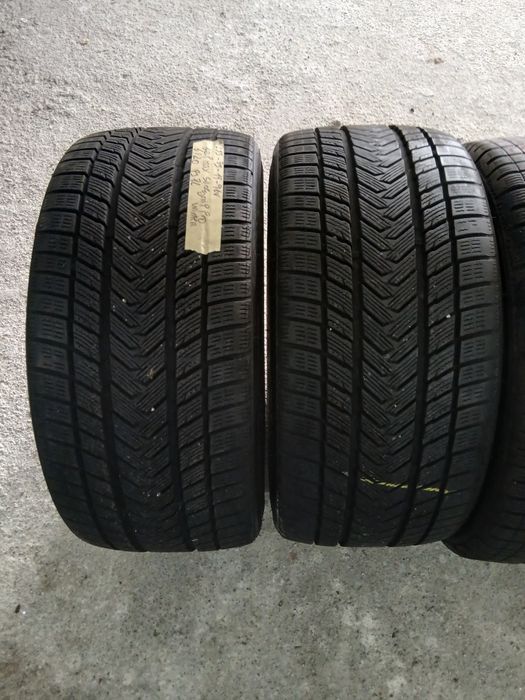 4 Pneus 255/35R19 seminovos
