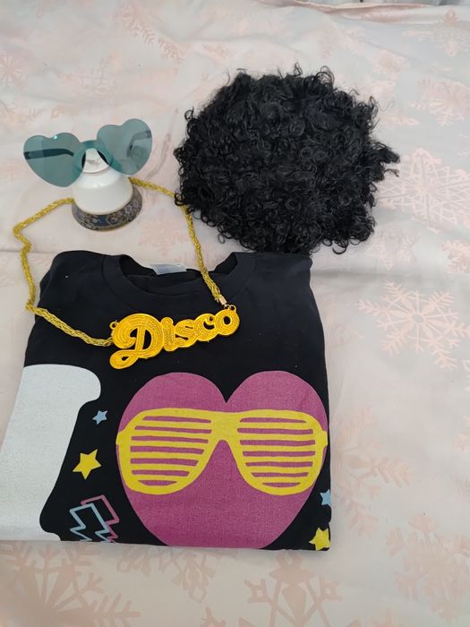 Strój przebranie lata 80-te peruka t-shirt okulary złoty wisior roz M