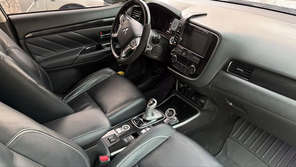 Mitsubihi outlender PHEV