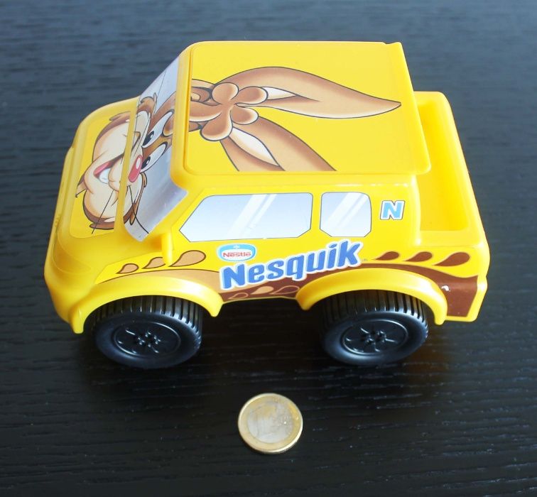 Antigo brinde / brinquedo Jipe da Nesquik do ano 2000
