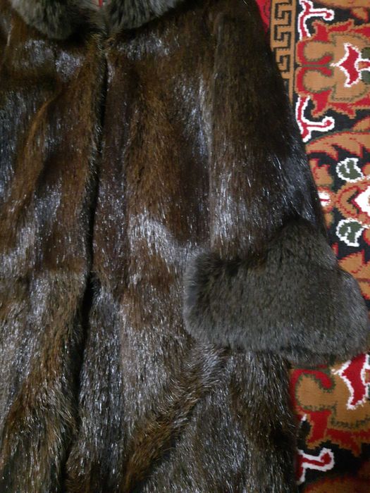 Шуба з нутрії довга з капюшоном р 52-54 ріст 3