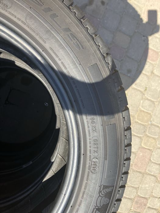 Шини б/у резина 215/60R17C
