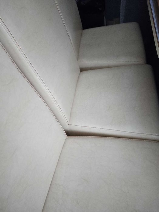 Mesa de sala extensível em carvalho e 6 cadeiras em pele integral