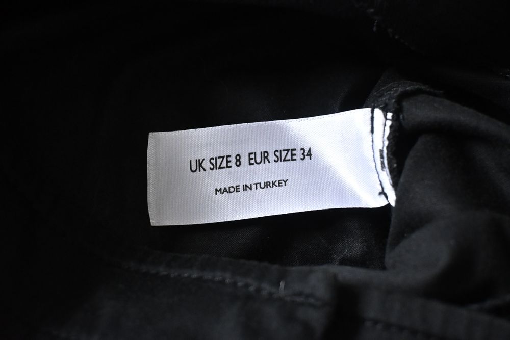 Czarne materiałowe spodenki Love Label