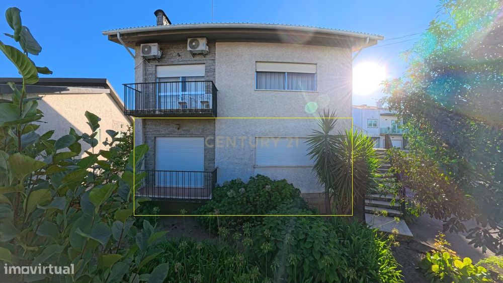 Andar moradia T4 com garagem e arrumo fechado em Fragosela - Viseu