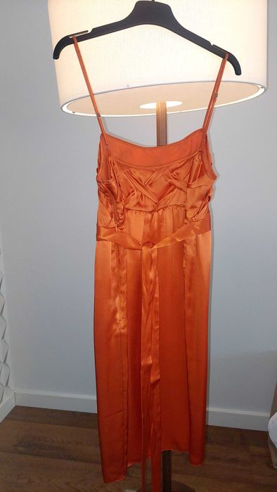 5 vestidos (incluindo 1 Guess by Marciano e 1 Adolfo Dominguez) por 35€