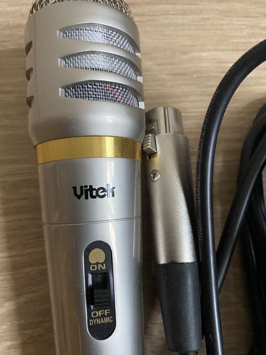 Мікрофон Vitek VT-3830 для караоке