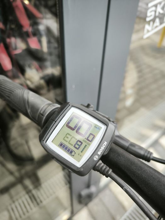 Cube trekking Bosch Performance 36V 28" 18" 400Wh (34)