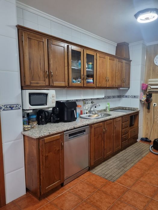 Vendo cozinha em castanho em excelente estado