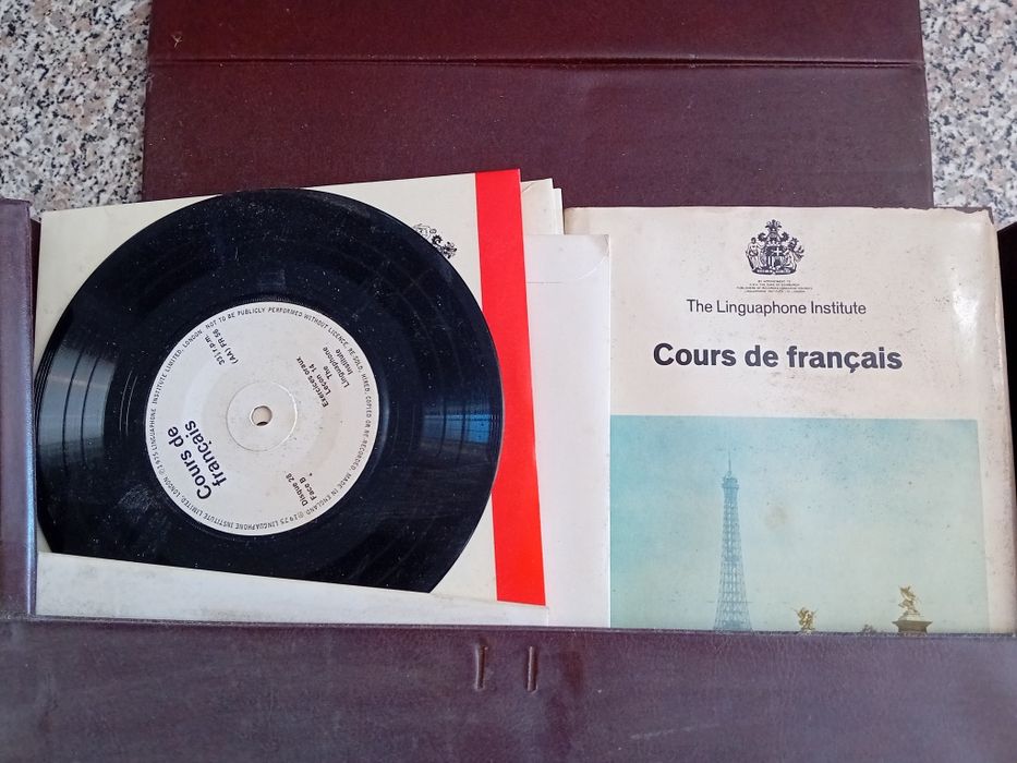 Curso de Francês em Vinil