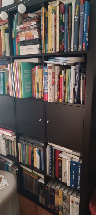 Estante IKEA 5x5 blocos preto castanho com 5 portas
