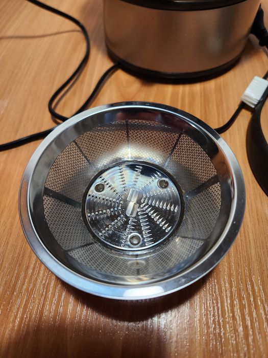 Соковижималка Moulinex JU 385