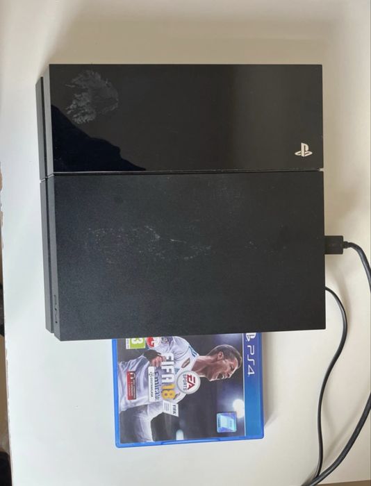 Konsola PS4 FAT FIFA 18