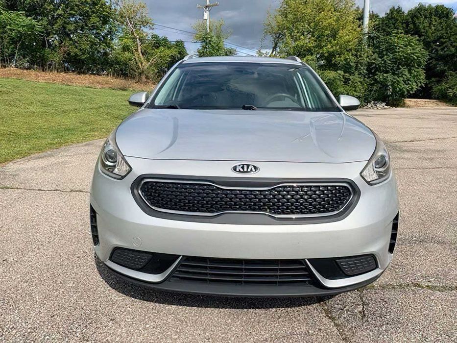 Kia Niro LX      2017