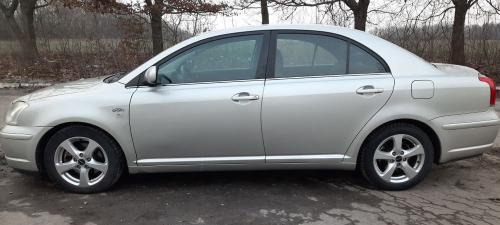 Продам Toyota avensis