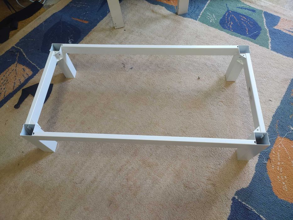 Base de suporte para móveis, com pés