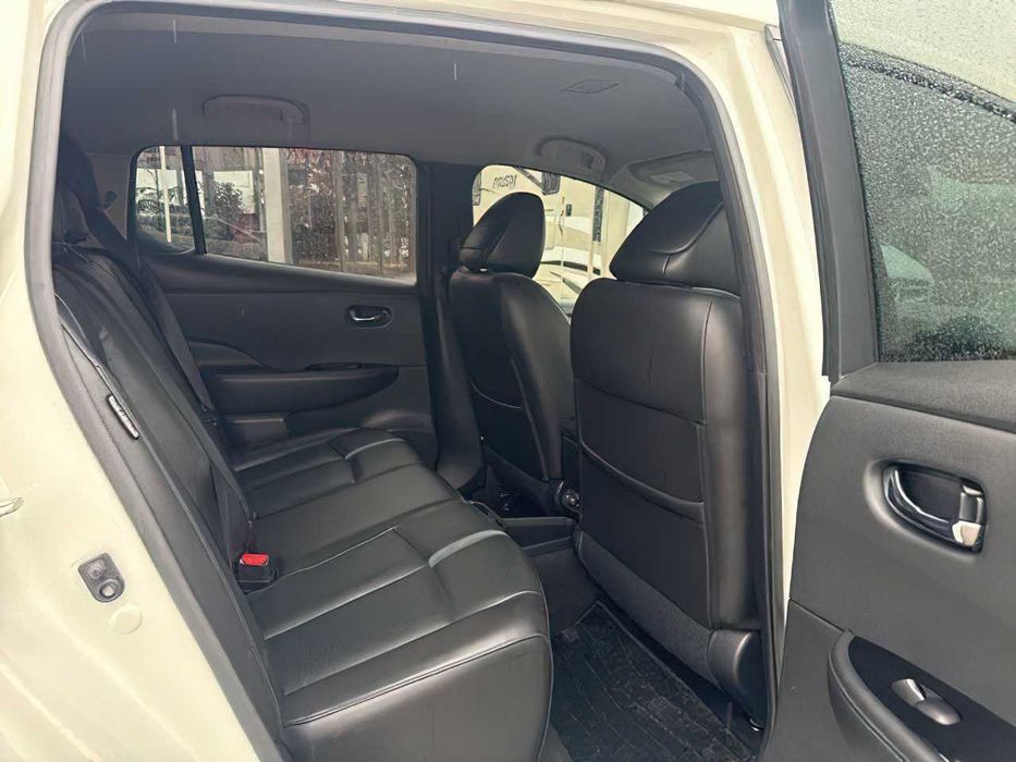 Nissan Leaf      2020