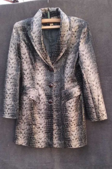 Жіноча куртка, жакет, піджак жіночий у ідеальному стані