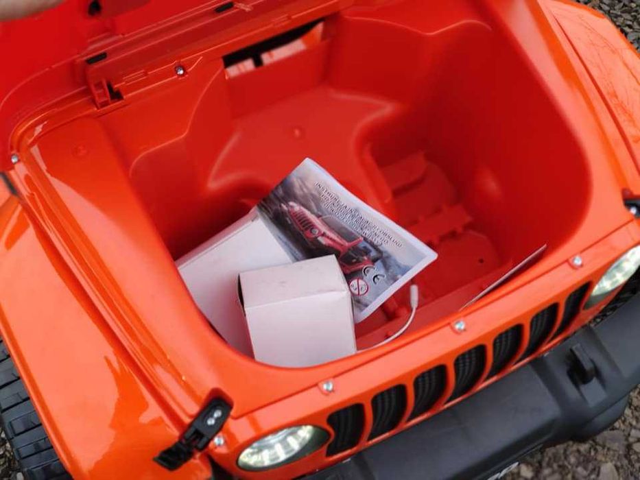 Jeep WRANGLER RUBICON 4x4 + klucz + pilot auto na akumulator