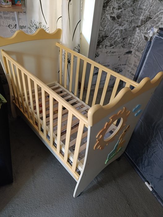 Дитяче ліжечко/ дерев'яне
