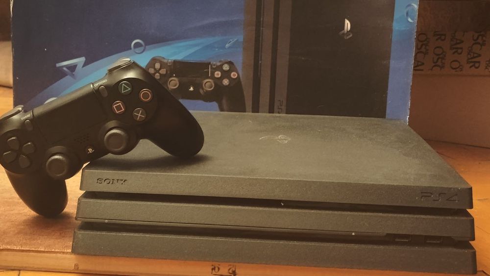 PlayStation 4 Pro 1 ТБ — тихая вторая ревизия в идеальном состоянии!