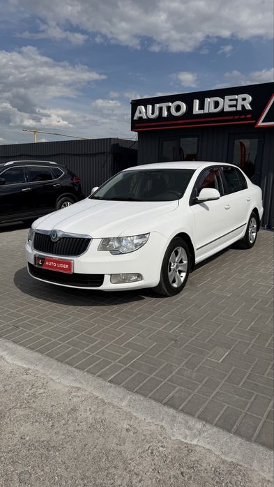 Skoda Superb Шкода Суперб 2012 р 1.6 дизель 5МКПП