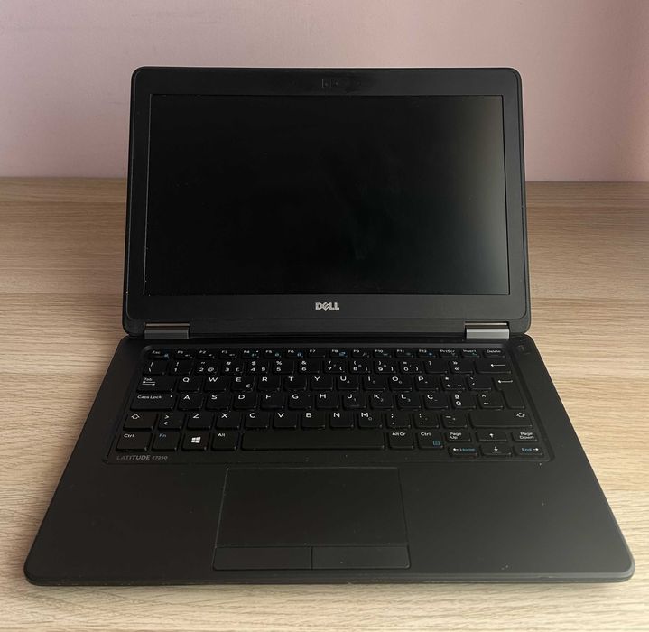 Dell Latitude E7250 i7 8Gb SSD 256Gb // bateria 95%