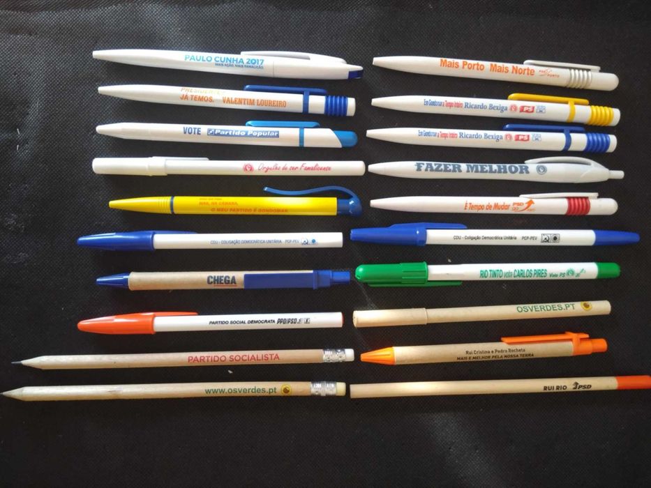 Esferográficas e Lápis de Vários Partidos Politicos.