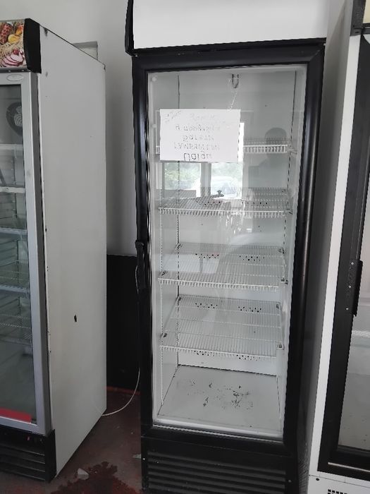 Продам вітринні холодильники