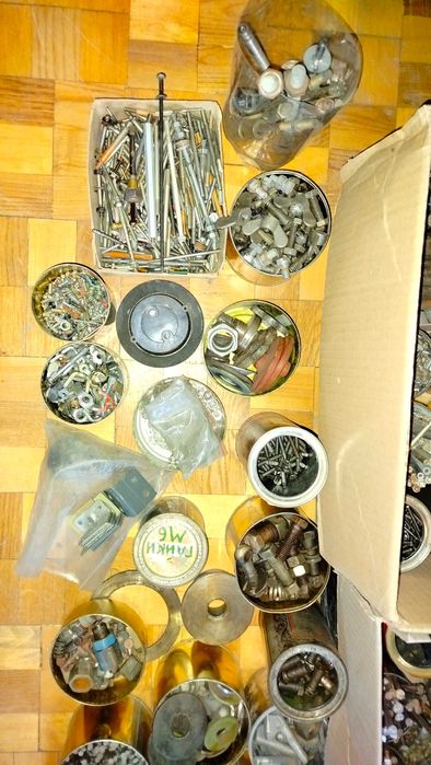 разное для строительства шайбы  болты  гайки гвозди 82 кг