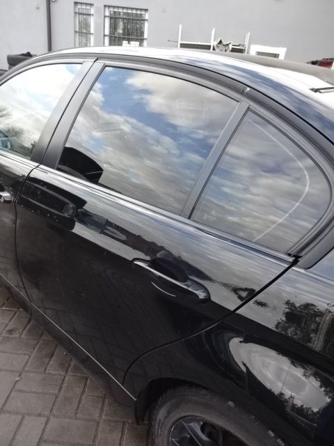 Lewe tylne drzwi BMW E90 Schwarz 2 668/9
