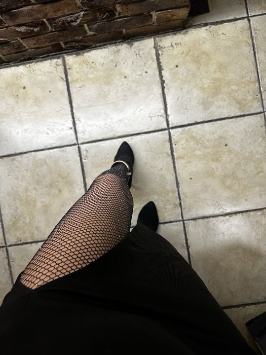 Колготи , колготки в сітку з камнями , стразами . Колготки в стразах .