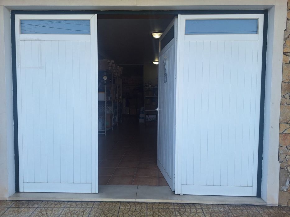 Portão com 3 folhas em alumínio