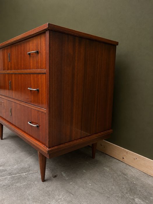 Cómoda anos 70 estilo nórdico