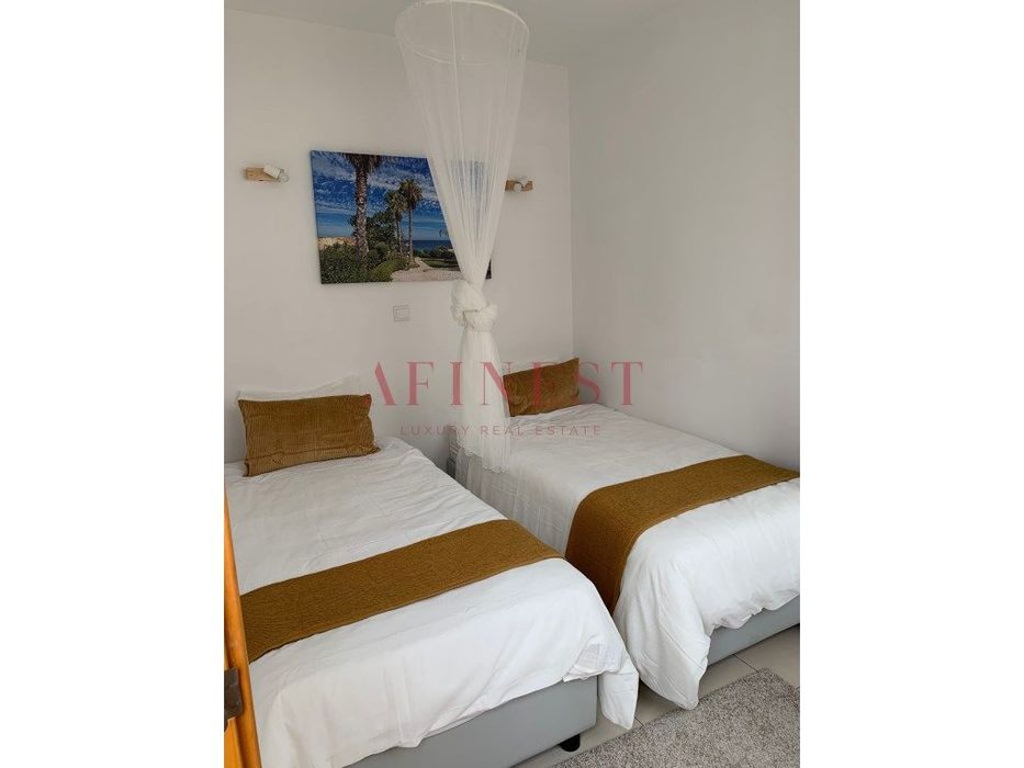 Apartamento T3 Para Arrendamento Em Quarteira | Em Frente À Praia