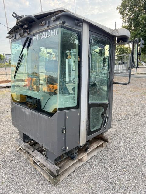 HITACHI ZW 150 KABIN używana kompletna do ładowarki kołowej