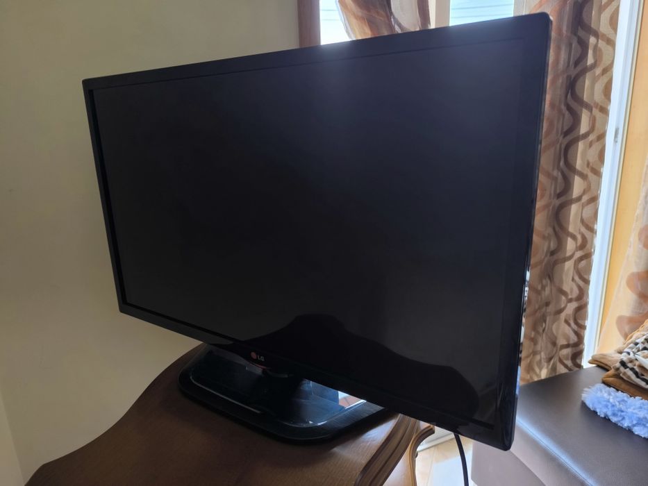 TV 32” (LG 32LN5400)