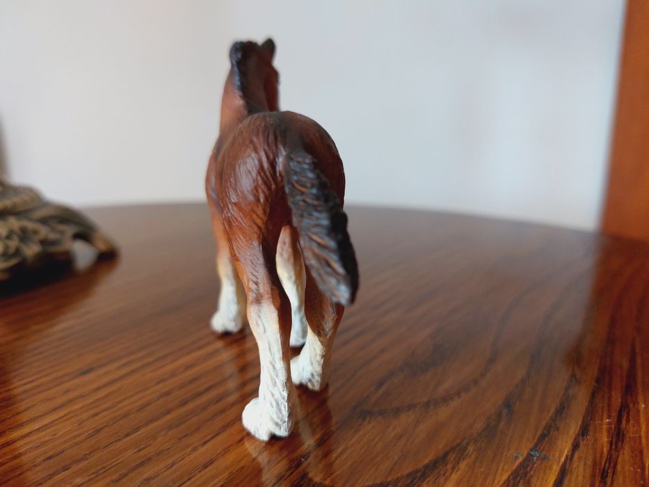 Źrebak shire schleich