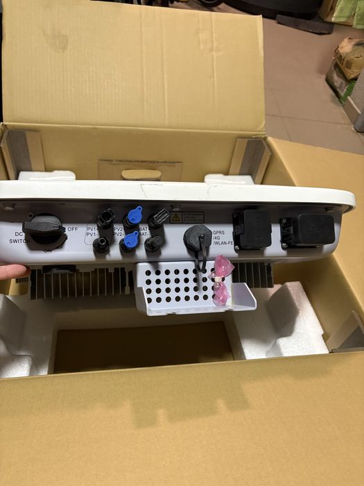 Inwerter falownik hybrydowy Huawei SUN2000-5KTL-M1