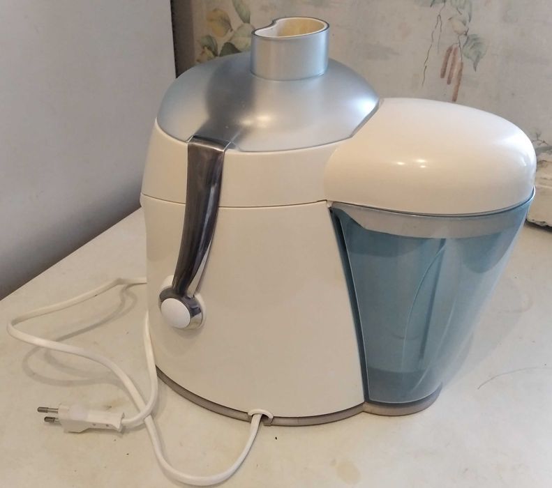 Универсальная соковыжималка Moulinex полностью рабочая без изъянов